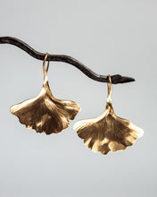 Load image into Gallery viewer, GINGKO EARRINGS