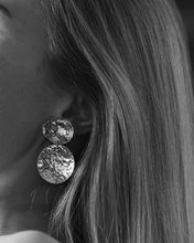 Load image into Gallery viewer, HAMMERED EARRINGS CLIPS